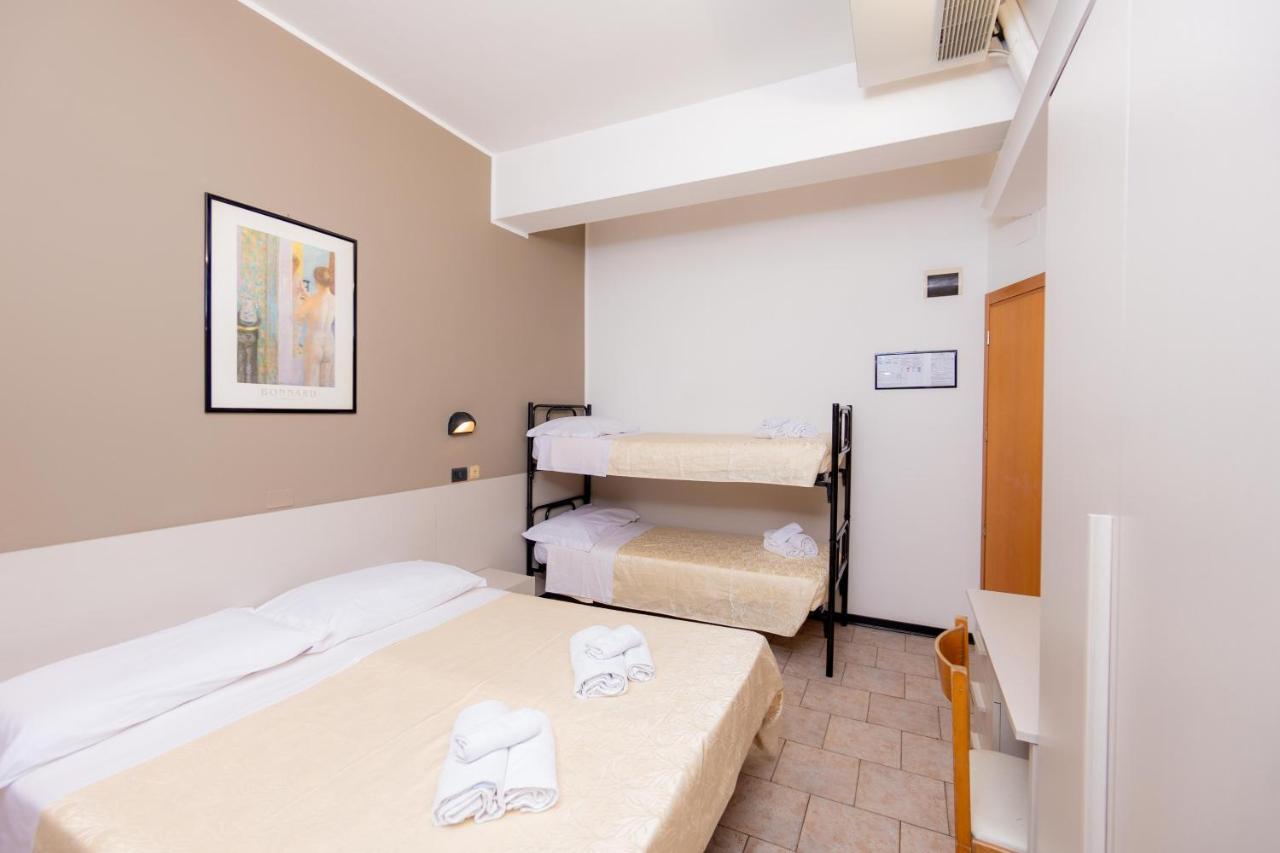 Hotel Galileo Rimini Exteriör bild