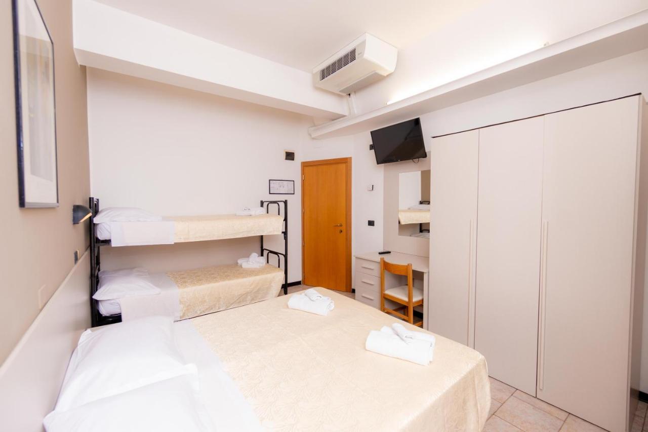 Hotel Galileo Rimini Exteriör bild