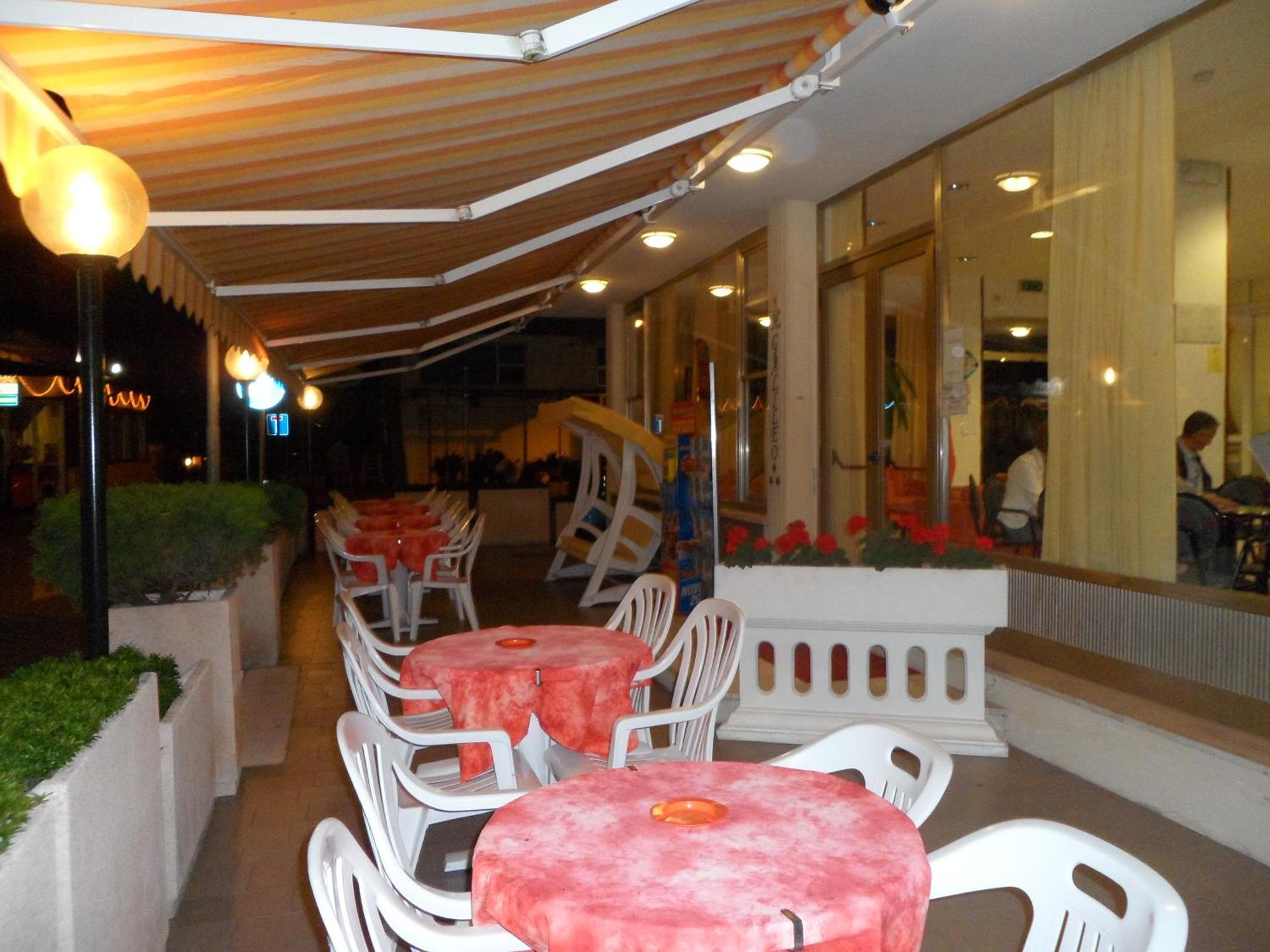 Hotel Galileo Rimini Exteriör bild