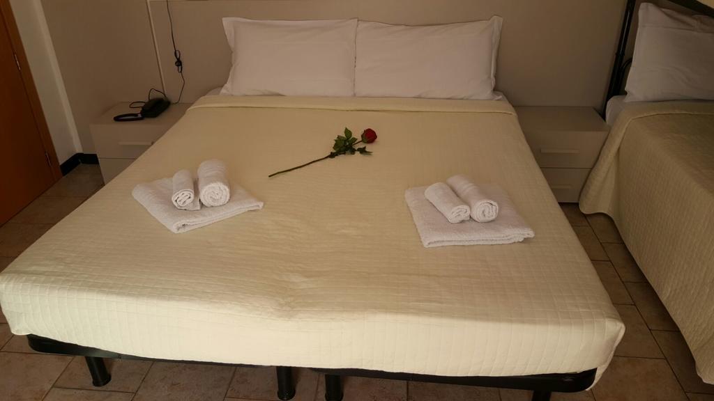 Hotel Galileo Rimini Exteriör bild